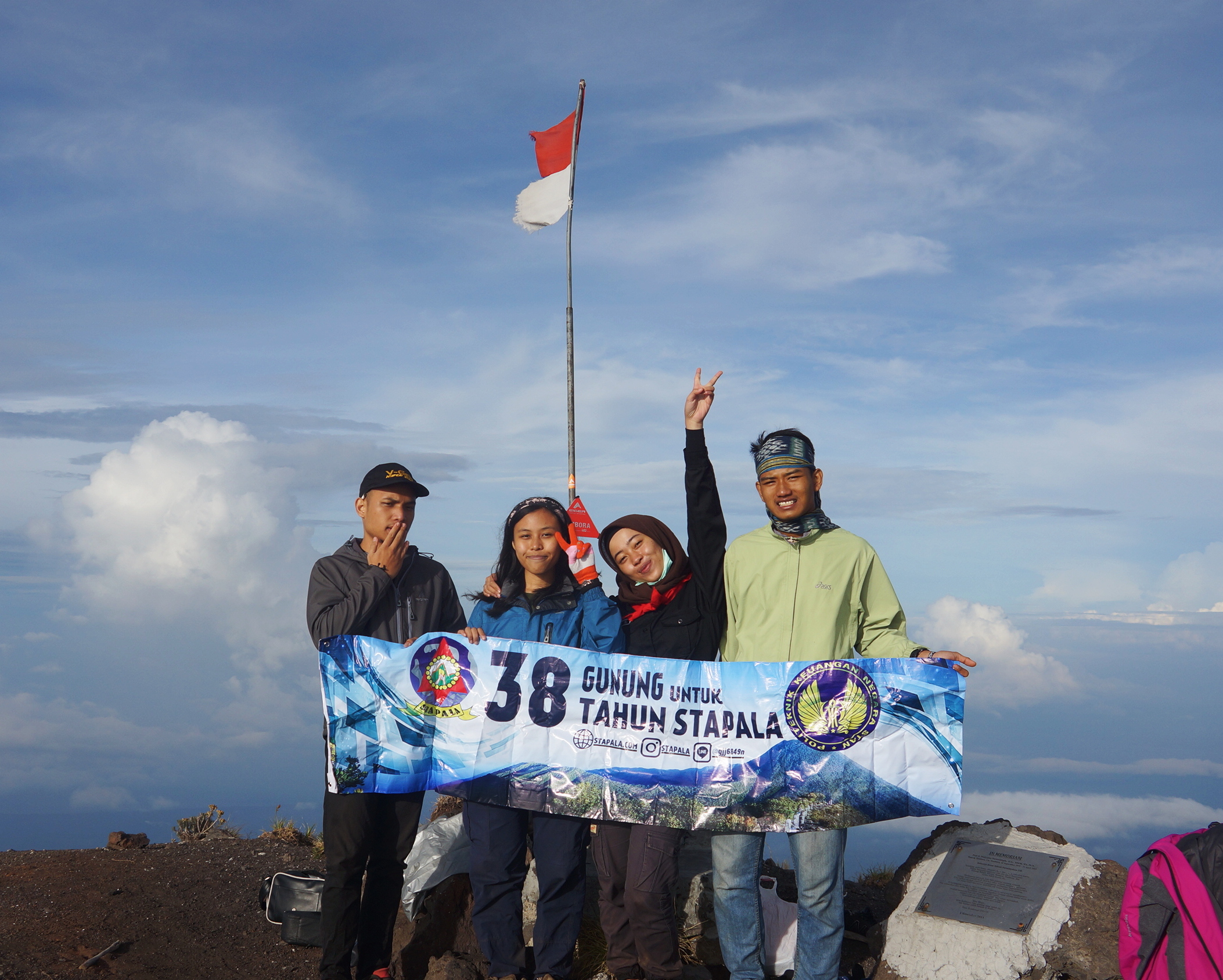 38 Gunung untuk 38 Tahun STAPALA